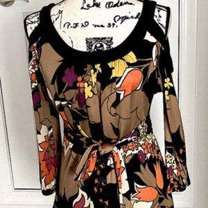 ESCADA VINTAGE COLD SHOULDER TOP. SZ M. SEPERATE TIE FOR BELT OR SCARF.